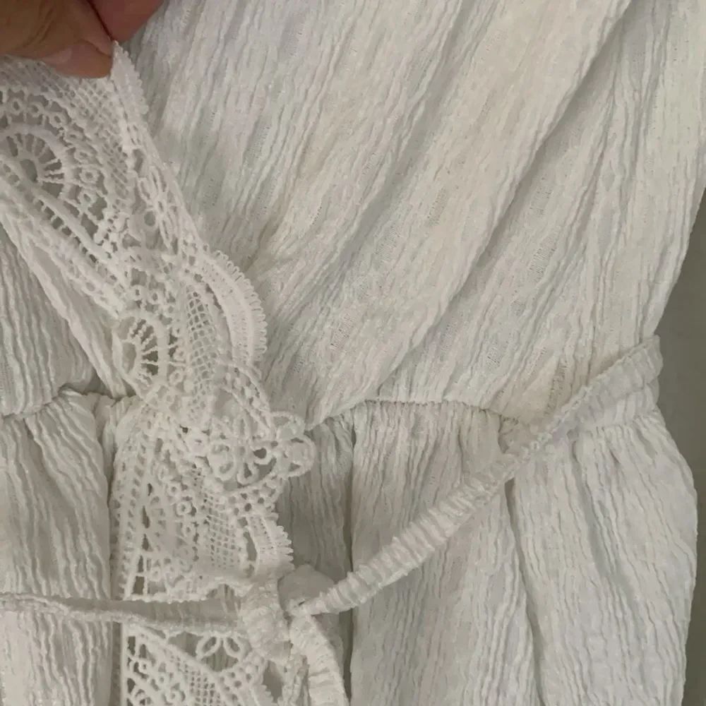 ASOS Design Textured White Crochet Trim Wrap Long Sleeve Mini Dress Size 6 - Picture 10 of 12